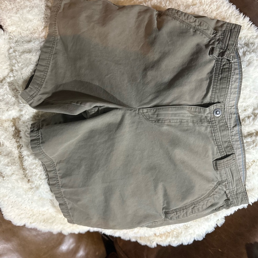 Men's Khaki Columbia Shorts XL
